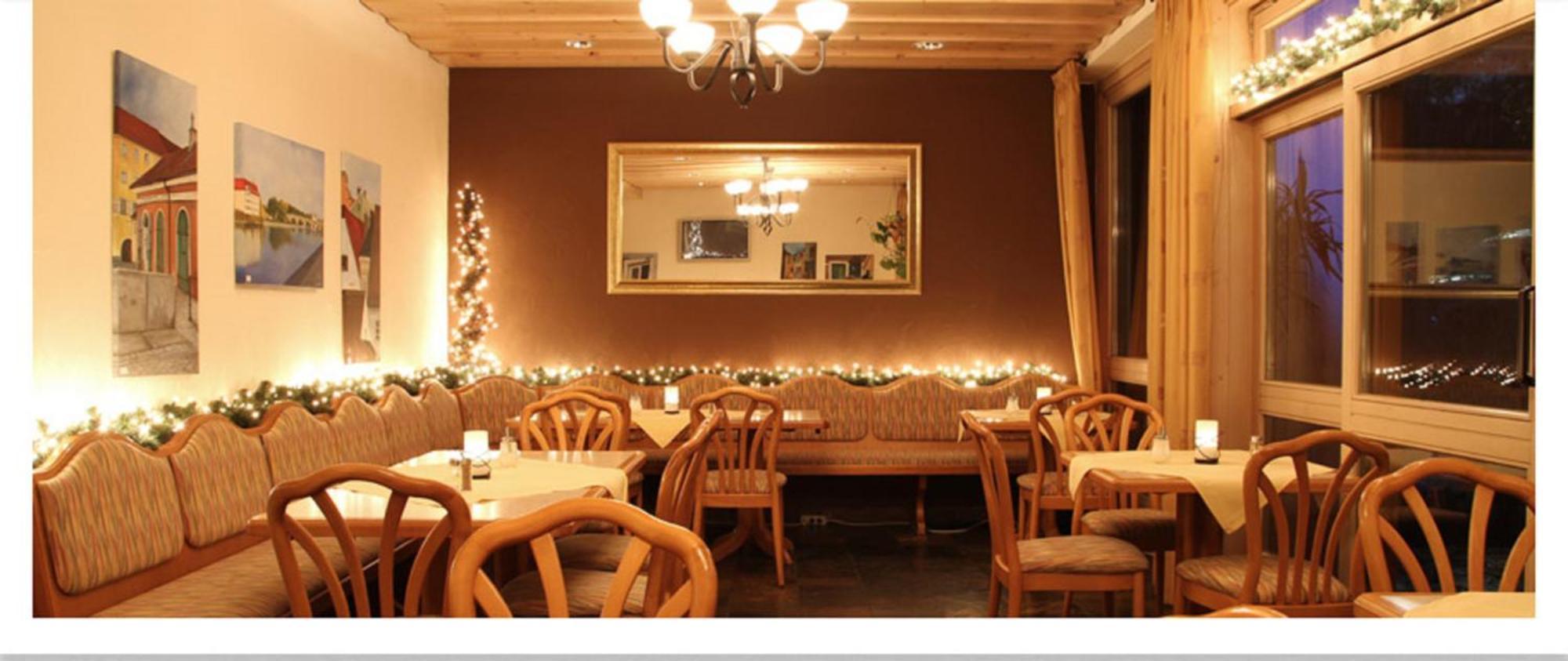 Hotel "Die Kupferpfanne" โดเนาสเตาฟ์ ภายนอก รูปภาพ