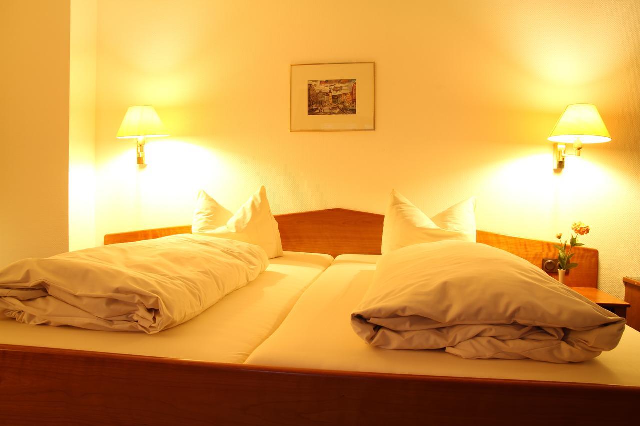 Hotel "Die Kupferpfanne" โดเนาสเตาฟ์ ภายนอก รูปภาพ